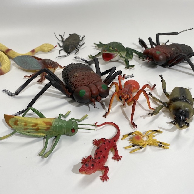 TOY, Plastic, Insect, Bug, Frog, Lizard etc